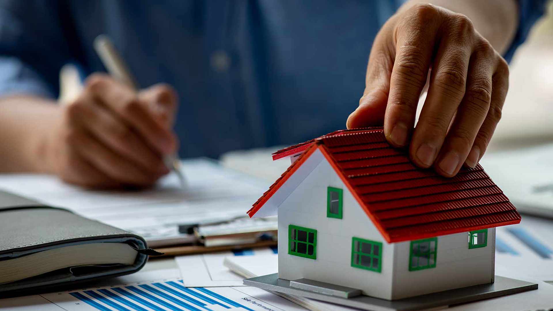 Tools and calculators to help estimate the right rental price for your property